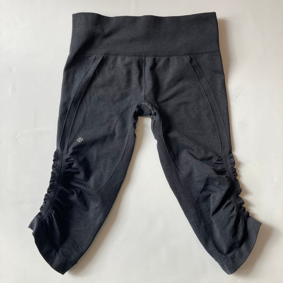 LULULEMON 7/8 Length Leggings Gray Size 2 – Style Exchange Boutique PGH