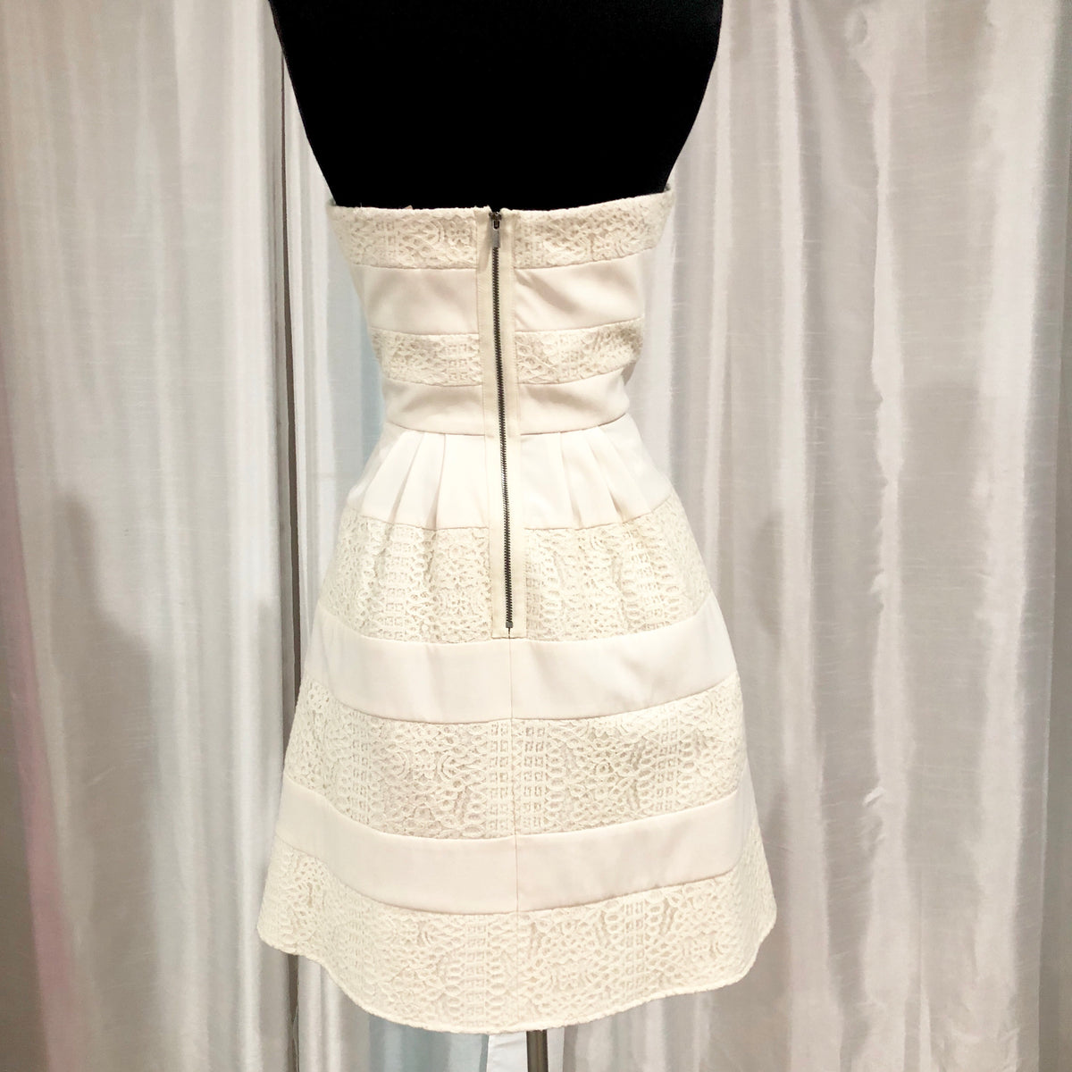 BCBG MAXAZRIA Short Strapless Off-White Dress Size 6 NWT – Style Exchange  Boutique PGH