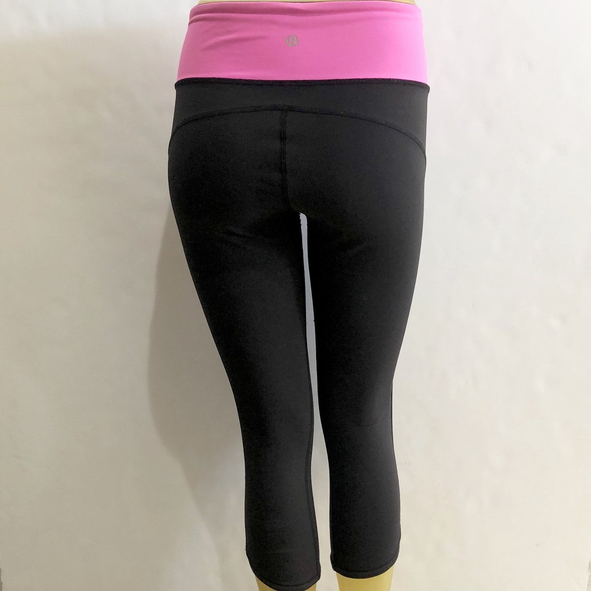 Lululemon Wunder Under Hot Pink Black Reversible Crop Capri Yoga Leggings  Sz 10