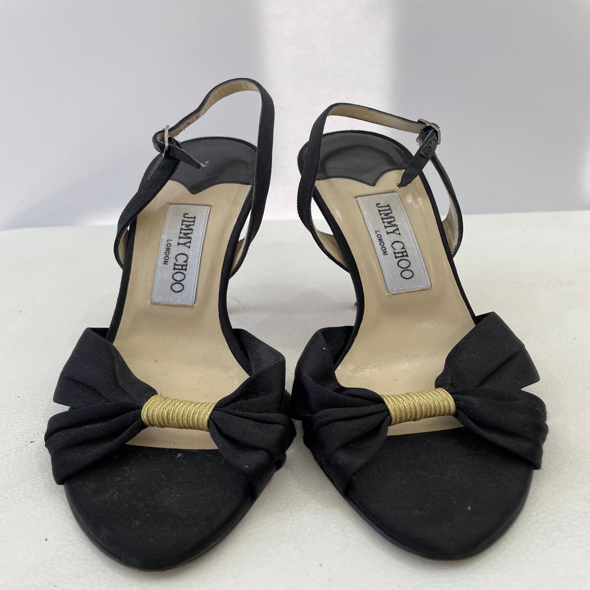 JIMMY CHOO ブラックポインテッドトゥスリッポン 37 JIMMY CHOO ブラックポインテッドトゥスリッポン 37