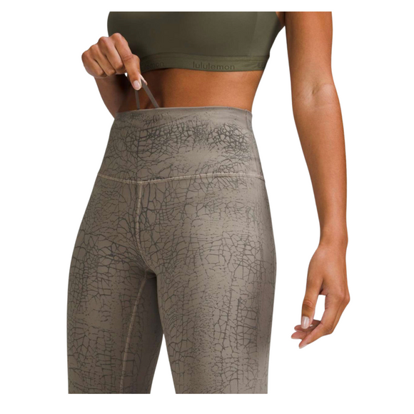 Lululemon Wunder Train High-Rise
Crop 23