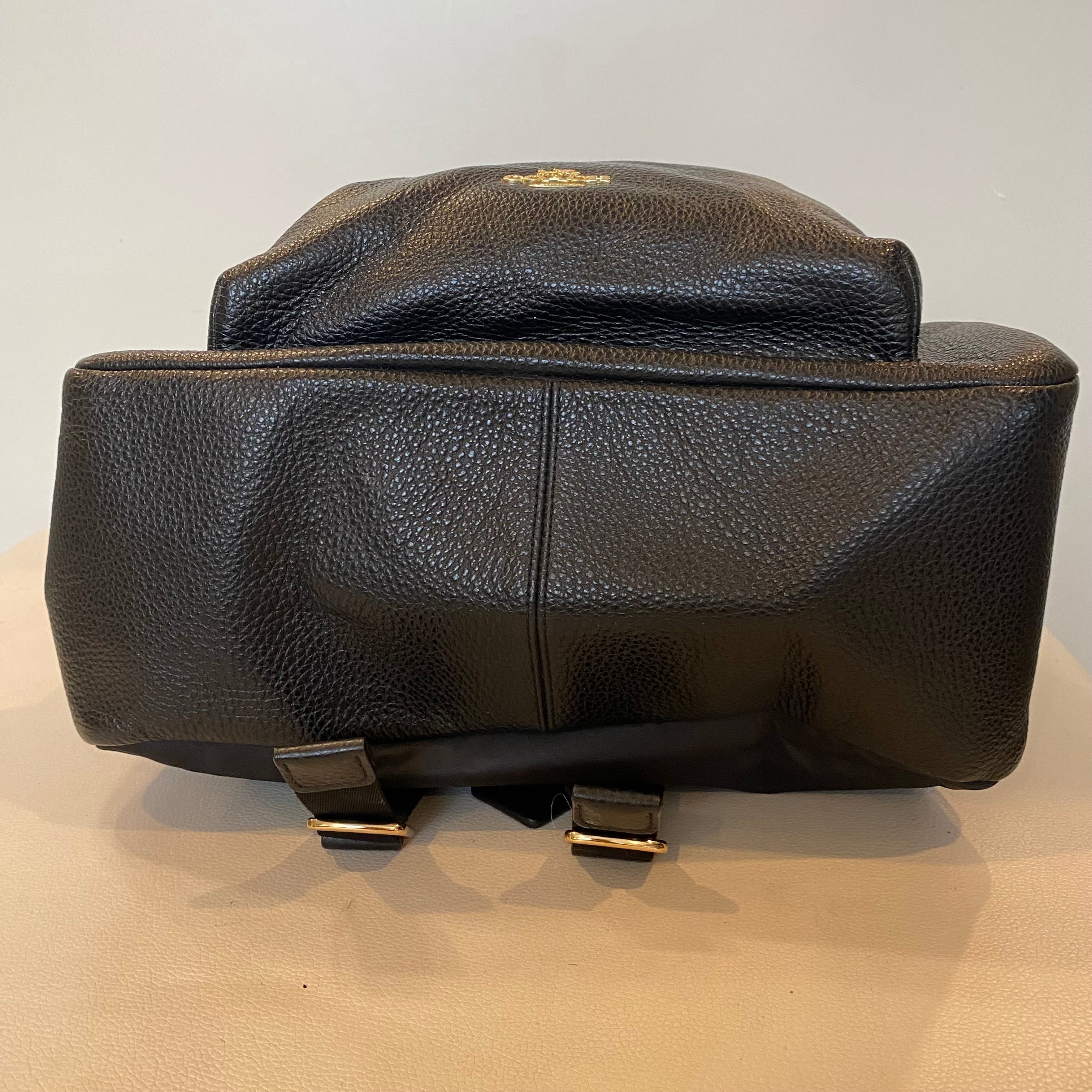 anti theft travel bag for men FlexSafe Lockable Crossbody Travel Bag