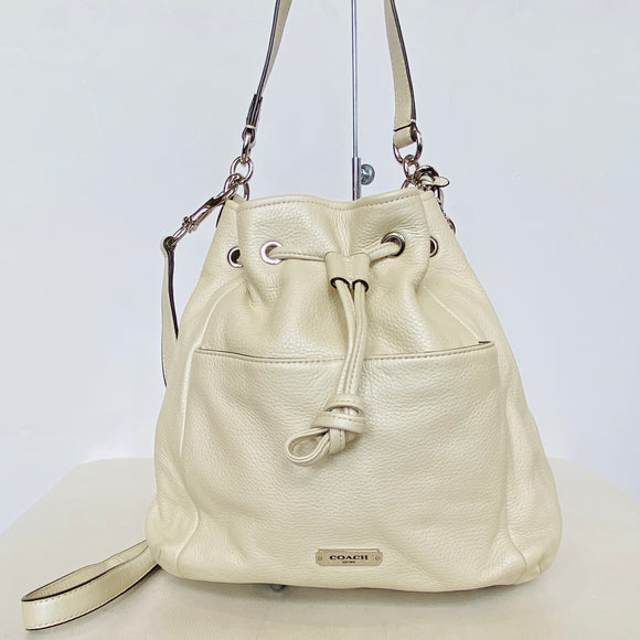COACH Avery Leather Shoulder Bag Pearl/Ivory #F27003