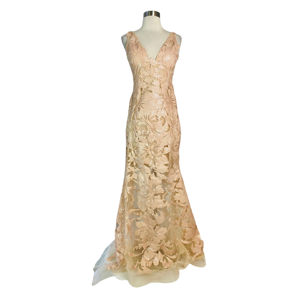 JOVANI Long Fitted Gown
Gold Size Style 60283 Size 4