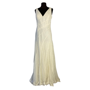 VERA WANG Long Lace Wedding Gown Ivory Size 12 NWT
