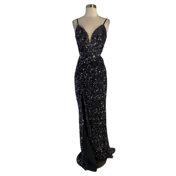 LA FEMME Long Sequin Gown Black Size 6 NWOT