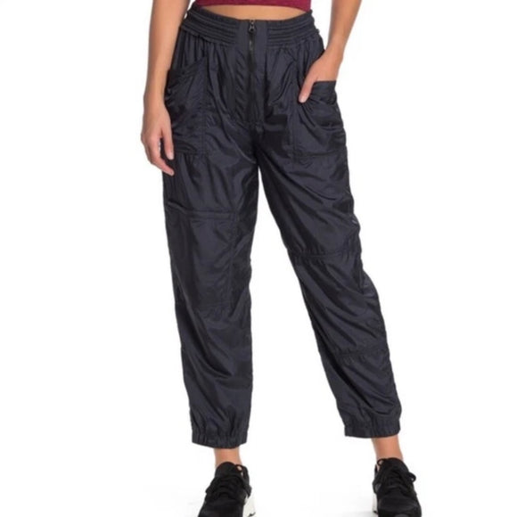 FREE PEOPLE Movement
Tell Me About Cargo Zipper Jogger Gray Size XS