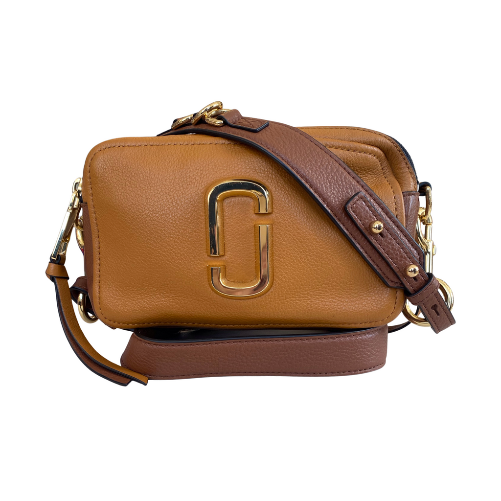 MARC JACOBS The Softshot 21 Crossbody Bag Camel