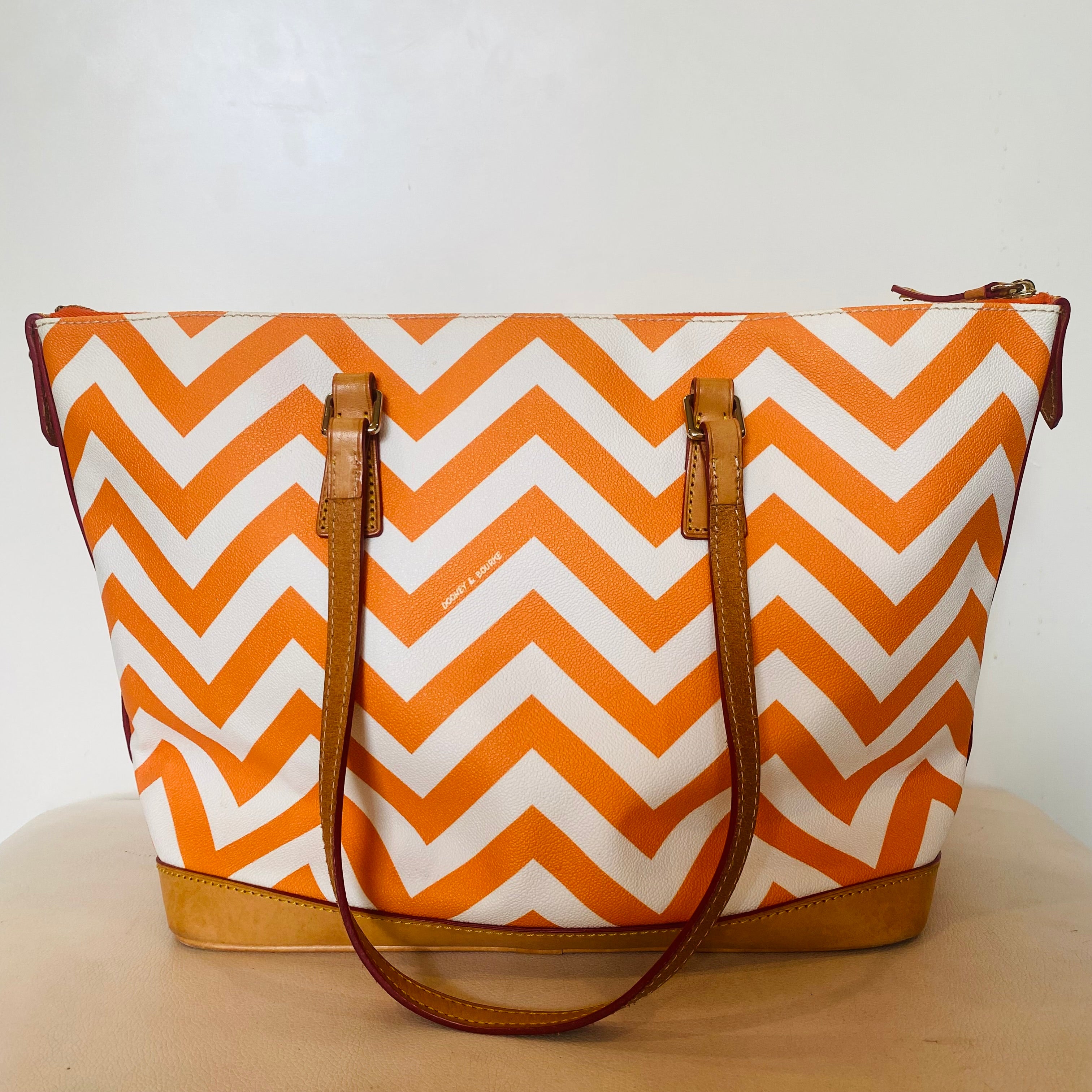 Dooney Bourke Chevron Orange White Canvas factory Coated Leather Shopper Tote & Reg Pape