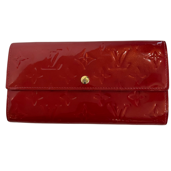 LOUIS VUITTON Vernis Patent Sara Wallet Red