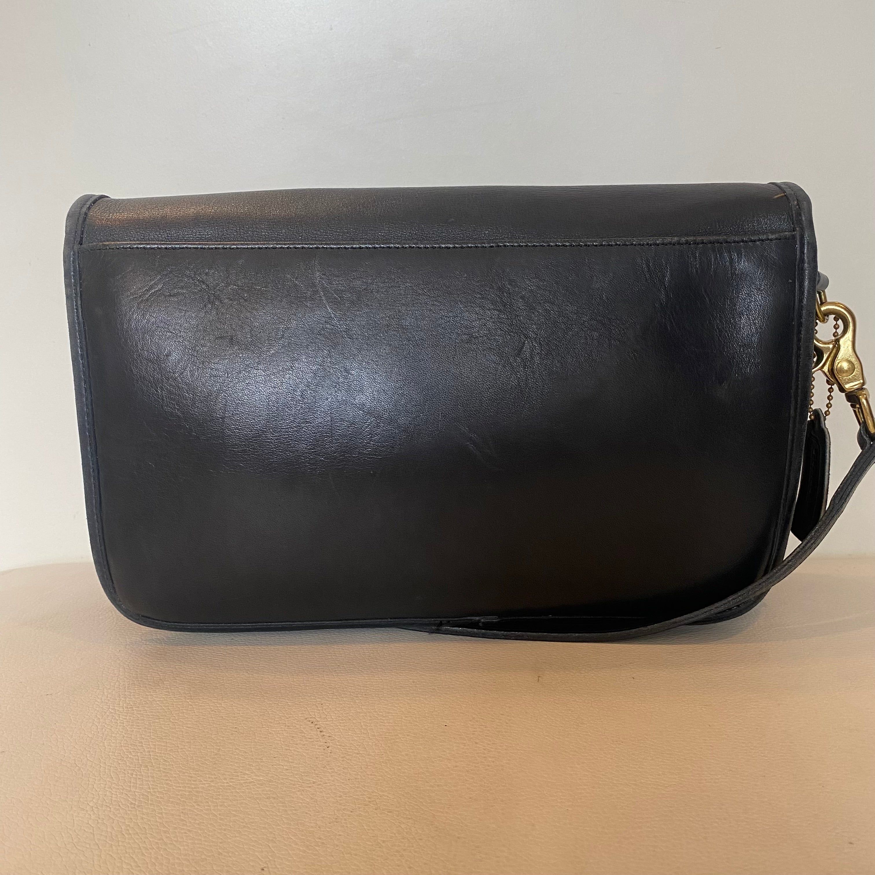 COACH Vintage Convertible Clutch Navy/Black – Style Exchange