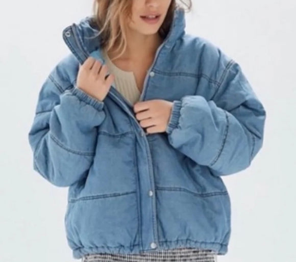 URBAN OUTFITTERS 
Women's Blue Uo Jordan Denim Puffer Jacket Size Large