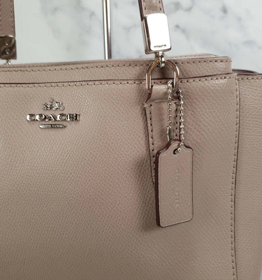 バッグ Coach Mini christie Shoulder Bag Leather COACH Mini Christie Shoulder Caryall Luxury Designer Blue