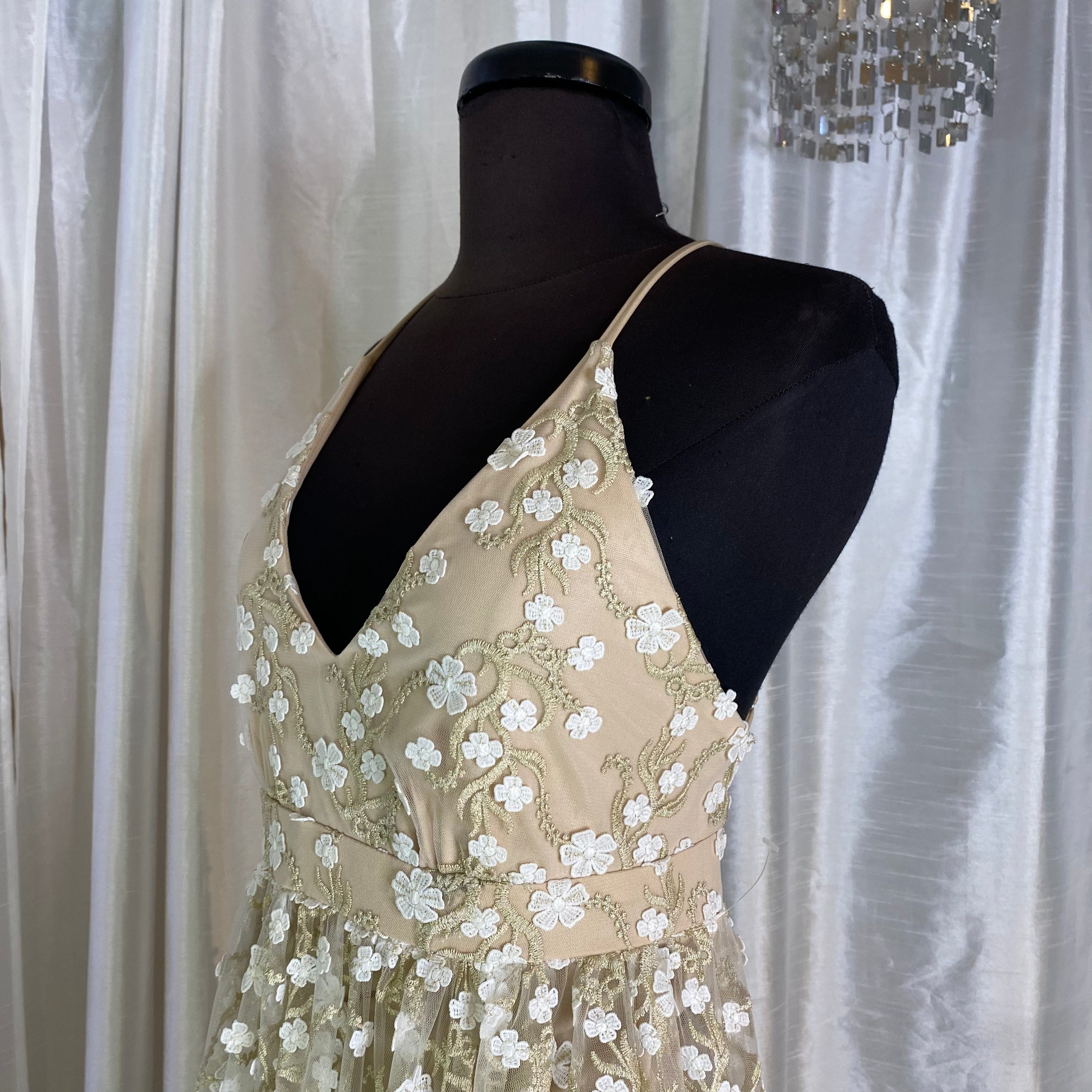 ALTAR'D STATE Caledonia Maxi Dress Ivory/Nude Size XS Style Exchange Boutique PGH ALTAR'D STATE Caledonia Maxi Dress Ivory/Nude Size XS Style Exchange Boutique PGH
