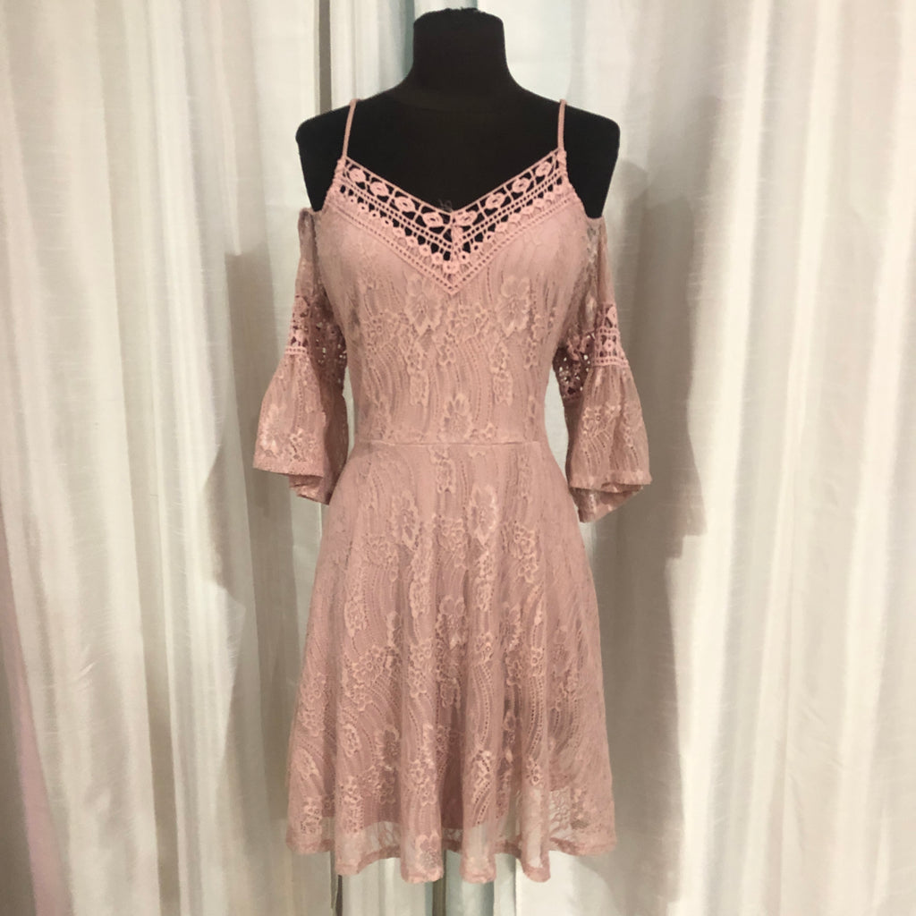 BOUTIQUE Short Blush Lace Gown Size 15