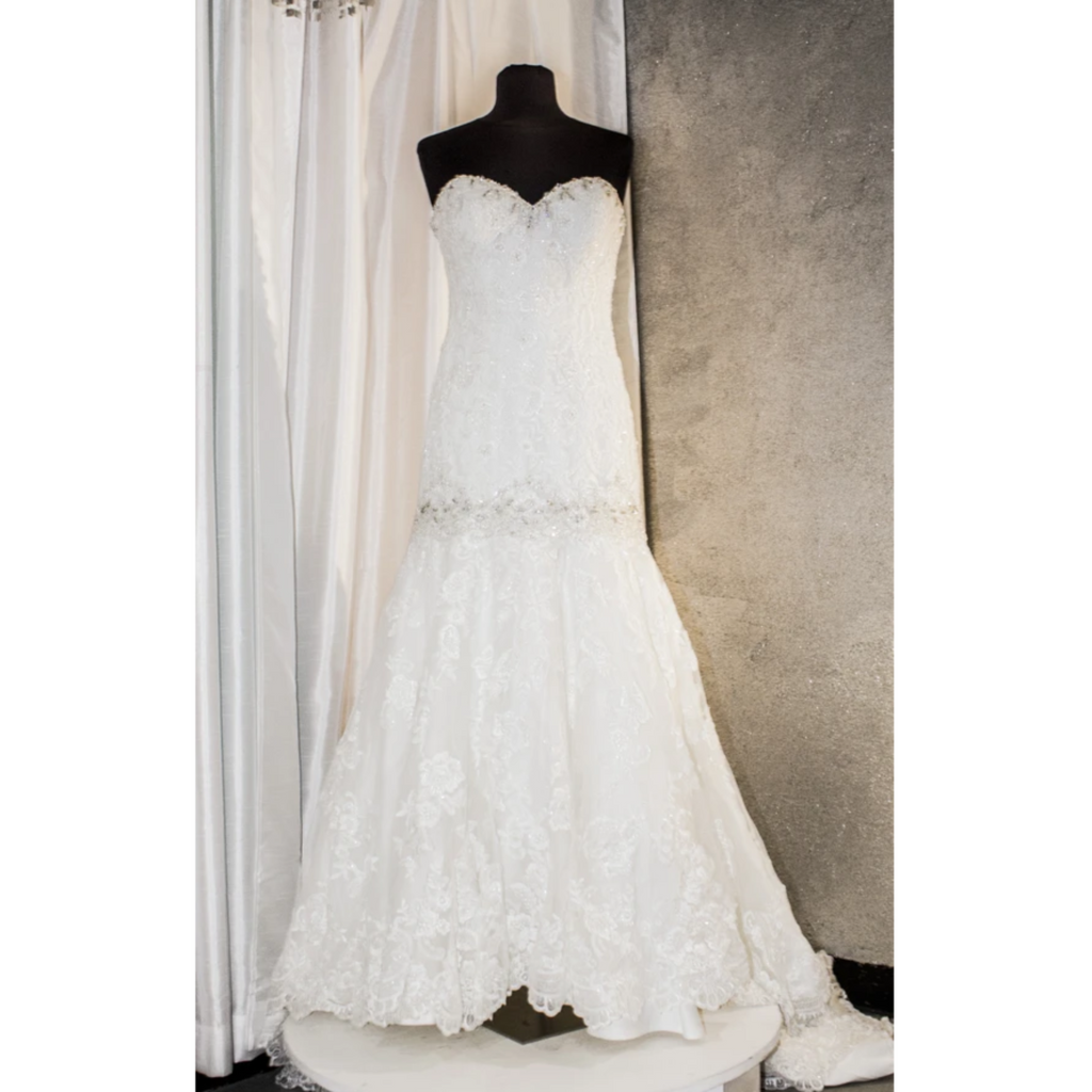ALLURE BRIDAL 9018 Fit & Flare Strapless Wedding Dress Size 6 Style Exchange Boutique PGH ALLURE BRIDAL 9018 Fit & Flare Strapless Wedding Dress Size 6 Style Exchange Boutique PGH