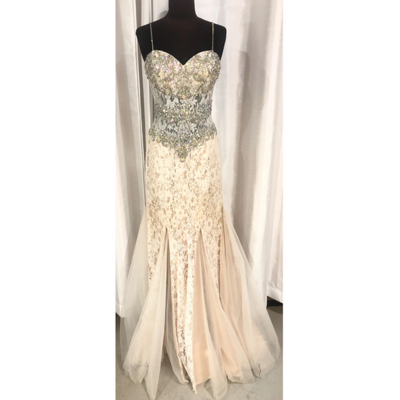 JOVANI 94186 White & Nude Lace Strap Mermaid Gown Size 8