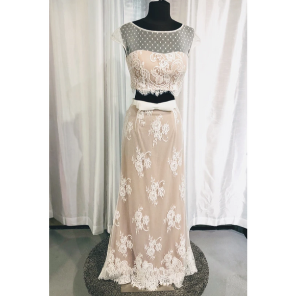 SHERRI HILL 50334 Ivory & Nude Lace Illusion Two-Piece Dress Size 6