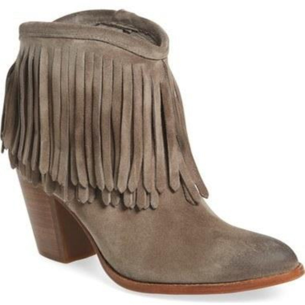 Short hotsell fringe boots