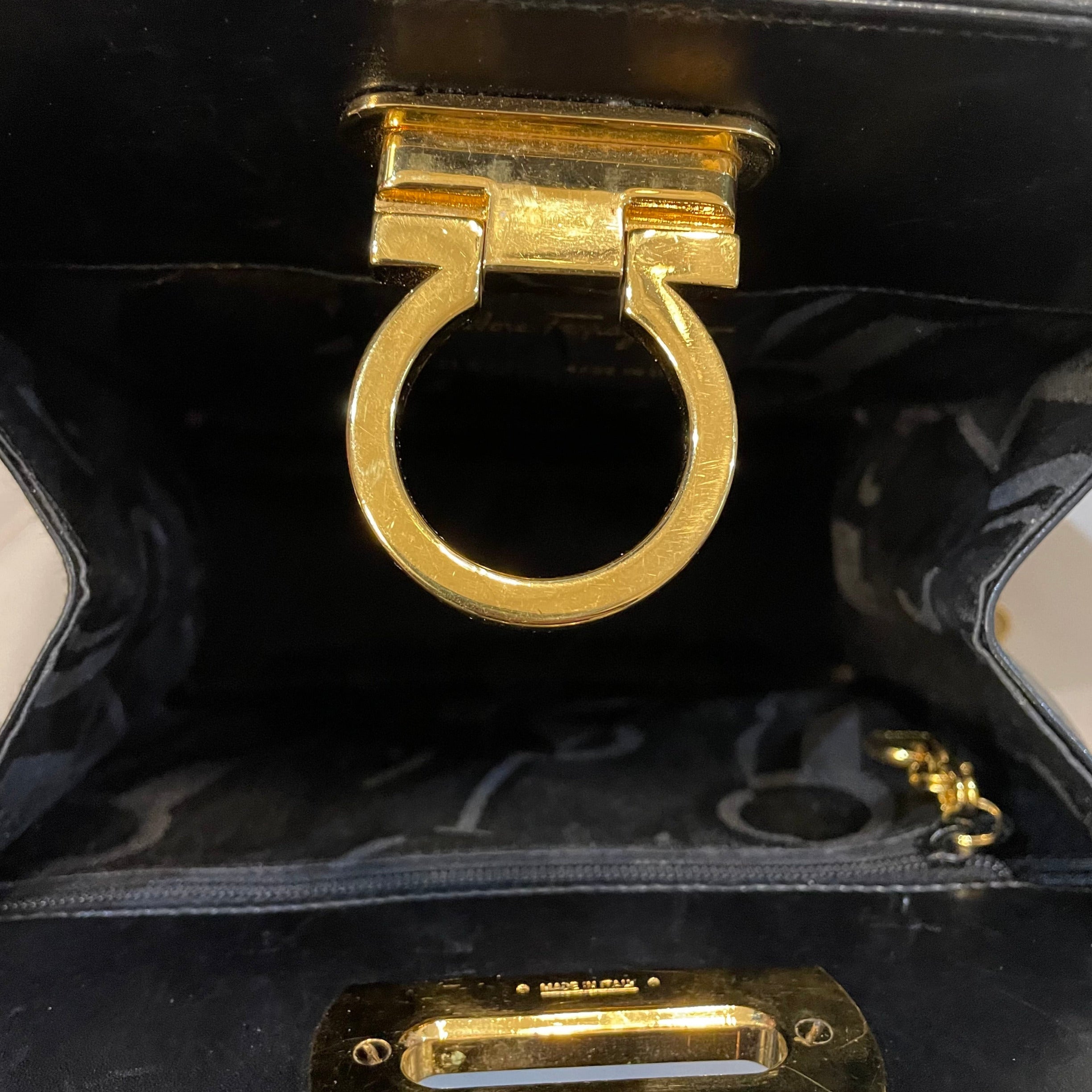 バッグ Vintage Ferragamo Leather Gancini Bag Salvatore Ferragamo Gancini Hand Bag Leather 2way Black Gold