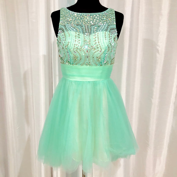 BOUTIQUE Short Mint Gown Size 4