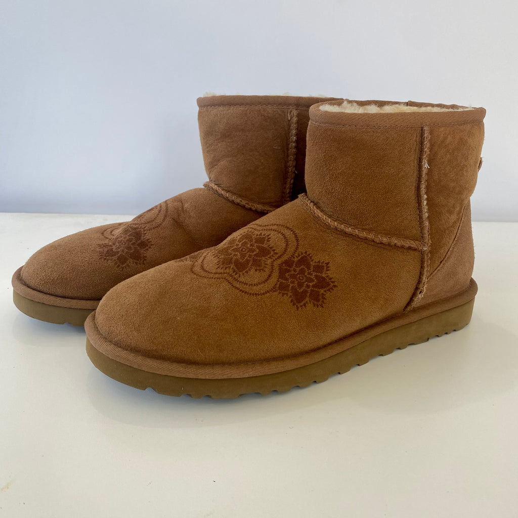 Ugg classic short chestnut 2025 size 9
