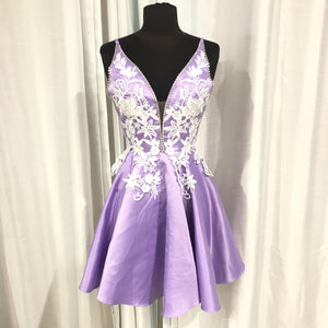 BOUTIQUE Lavender Short Fit & Flare Plunging V Dress Size 4 NWT