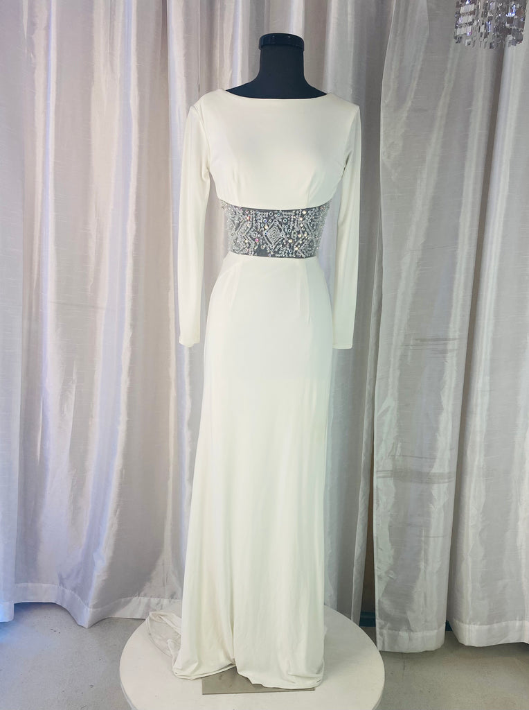 SHERRI HILL White Straight Gown Size 4