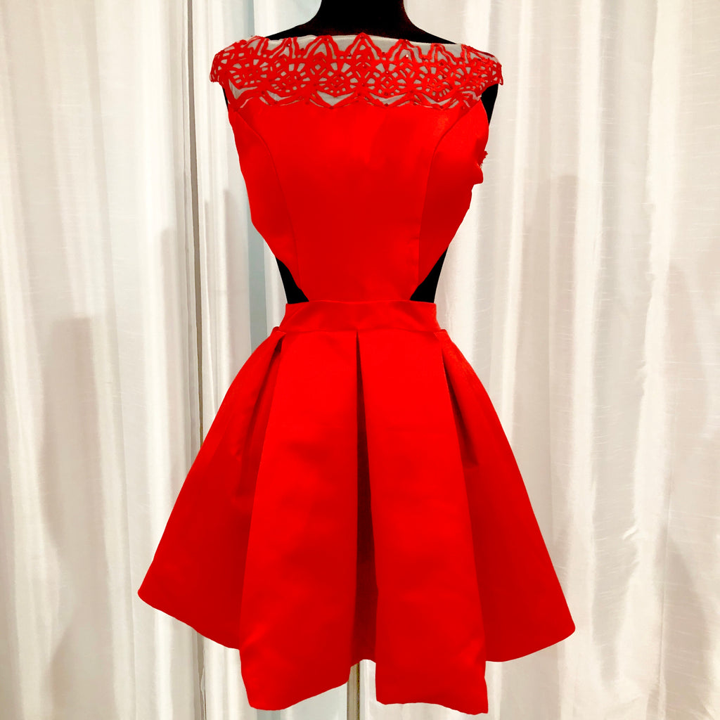 BOUTIQUE Short Red Gown Size 0