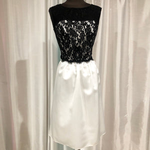 BOUTIQUE Short Black & White Gown Size 10 NWT
